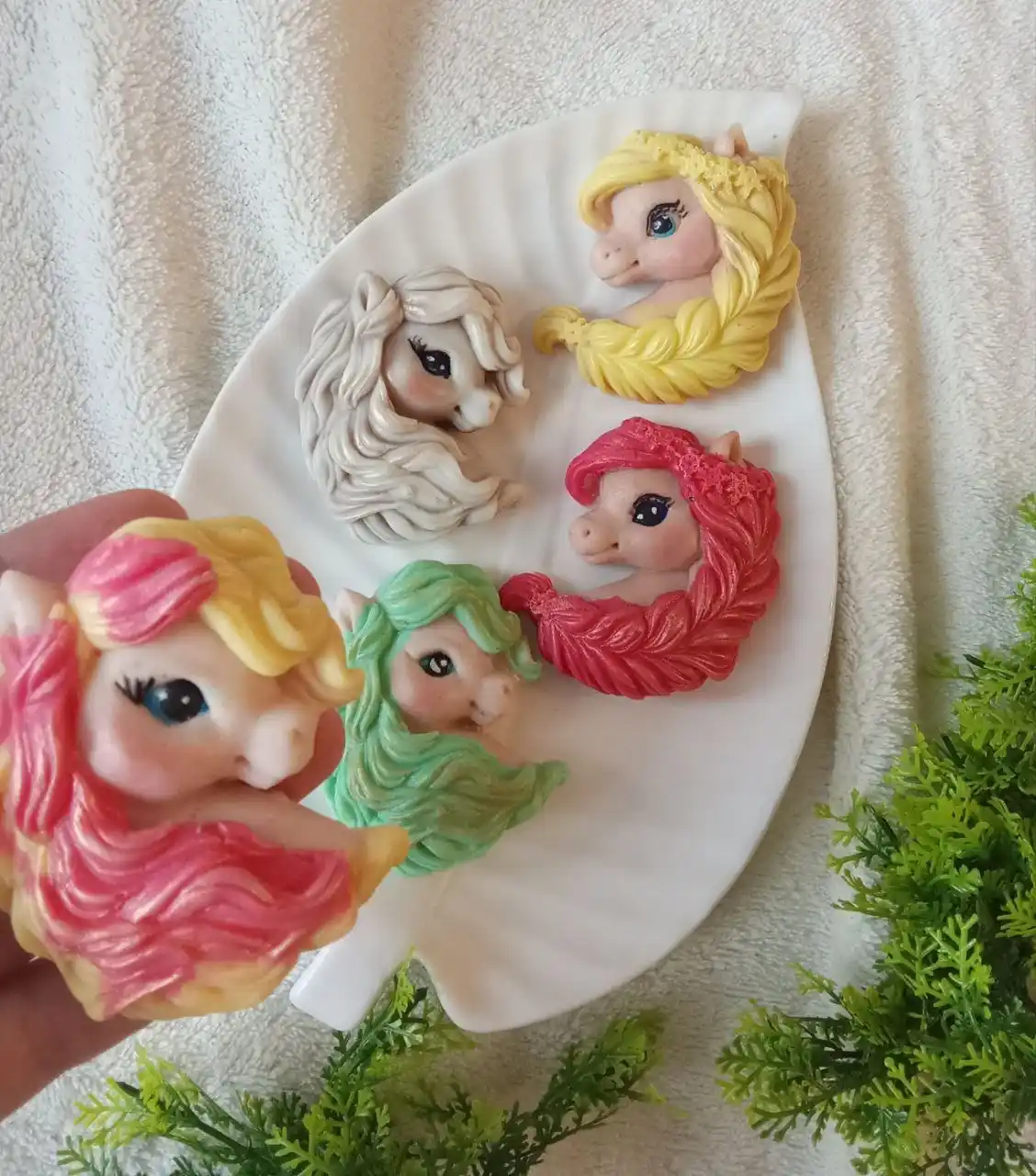 Новогоднее мыло ручной работы в форме лошадок