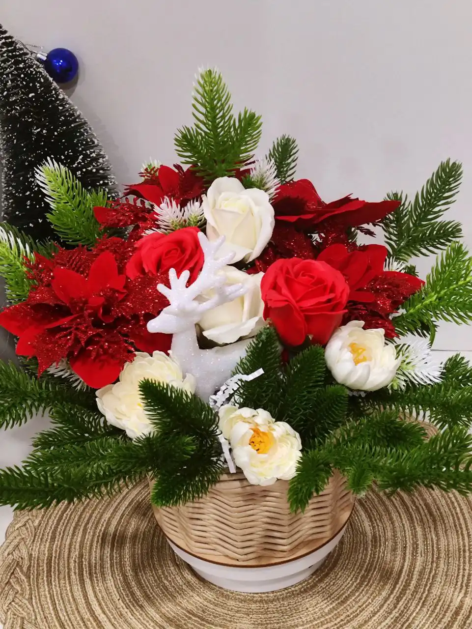 Новогодний букет для интерьера и праздничного стола