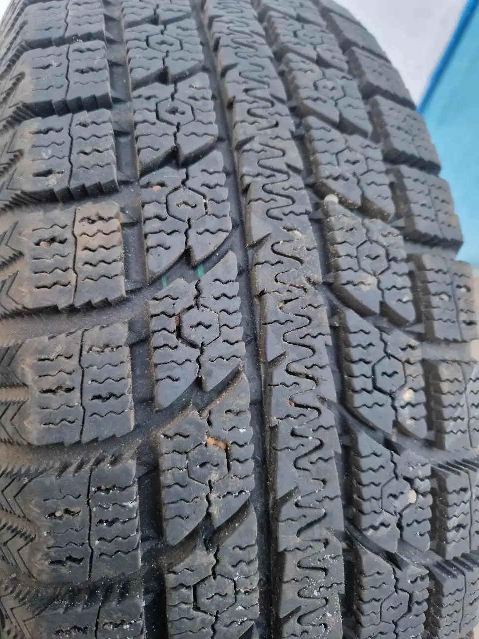 Продам зимние шины