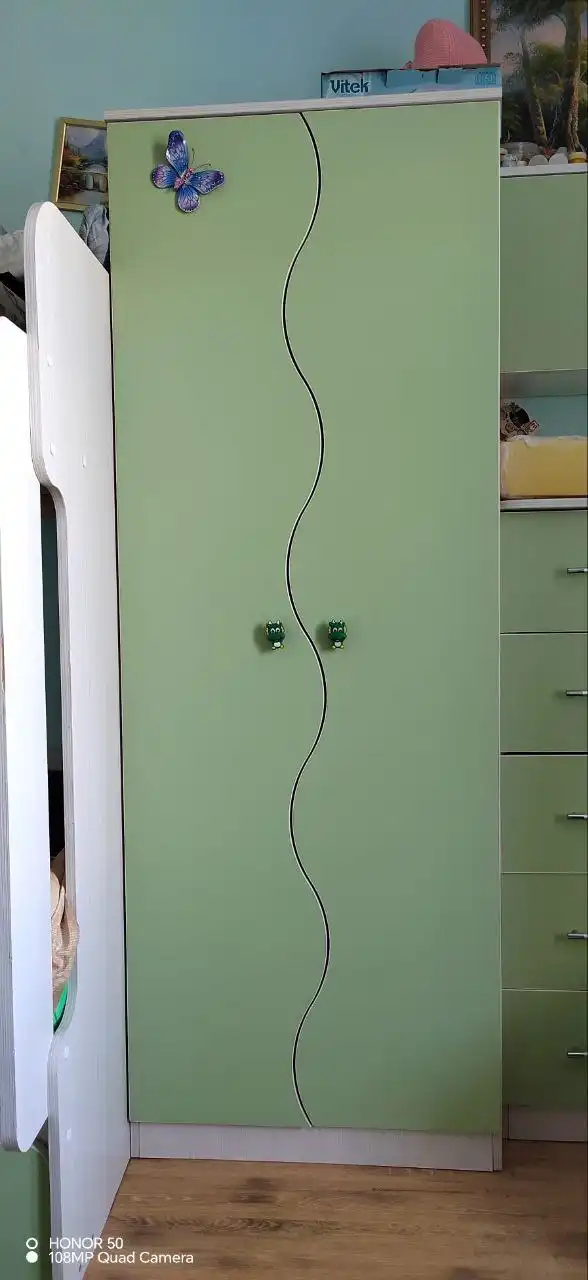 Продам кровать с диванчиком, шкаф и комод