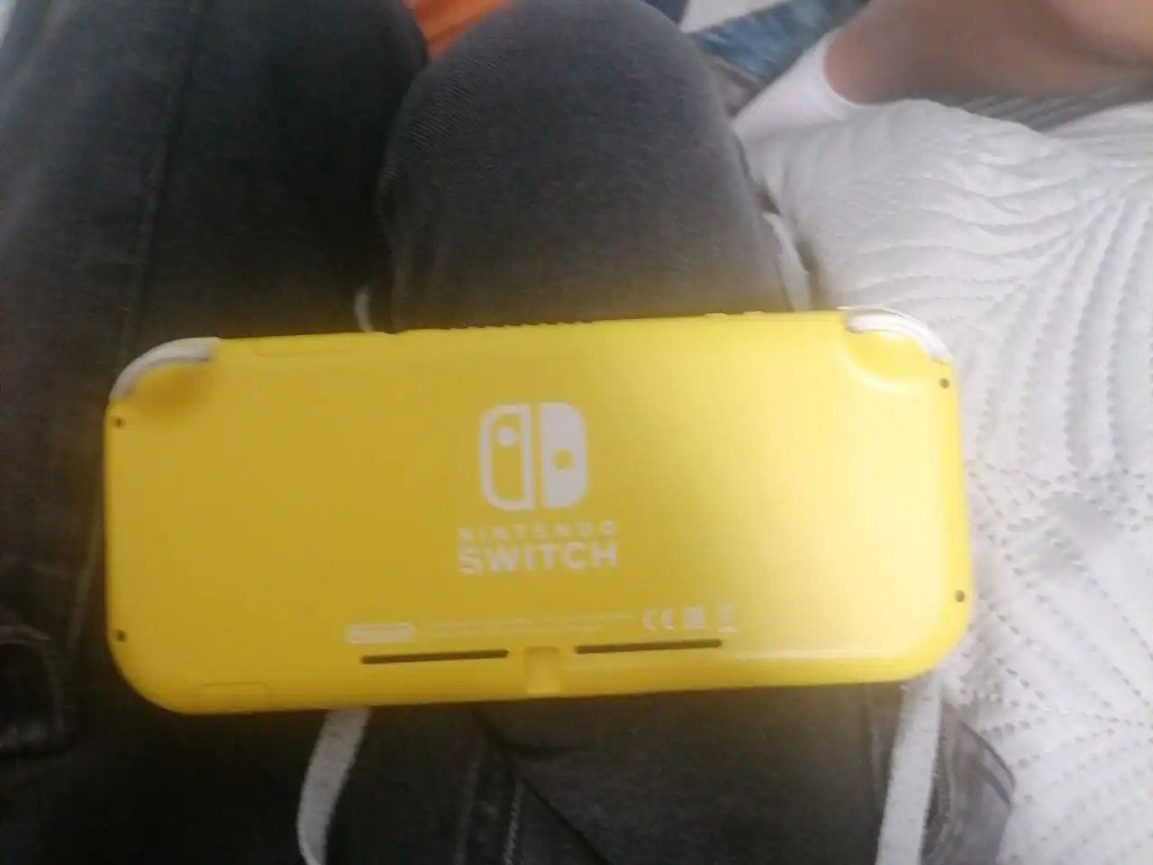 Продам Nintendo Switch Lite с играми