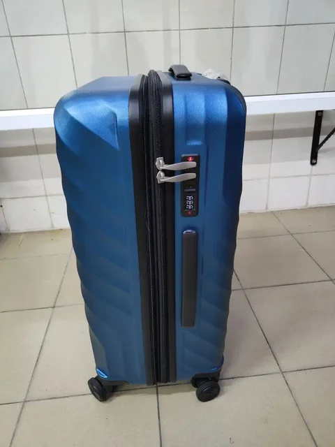 Продам новый чемодан размер М - частное объявление в Чита