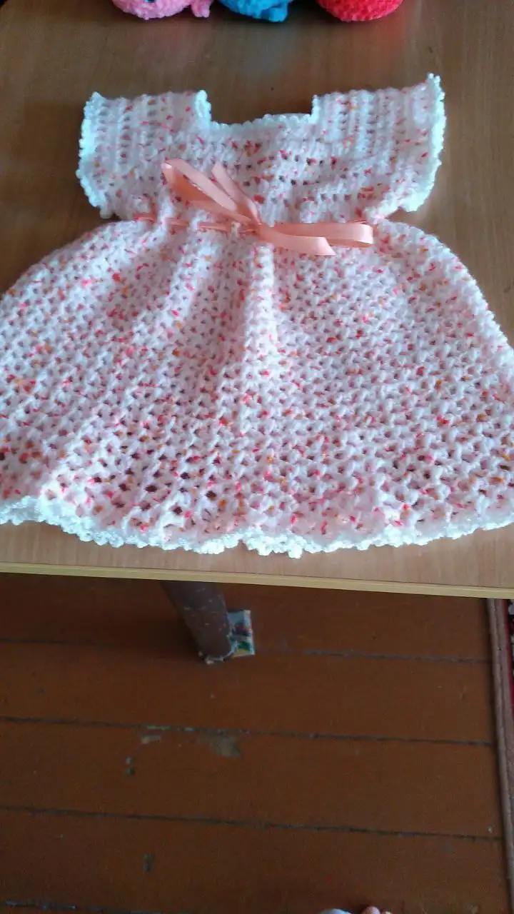 Продажа вязаных платьев