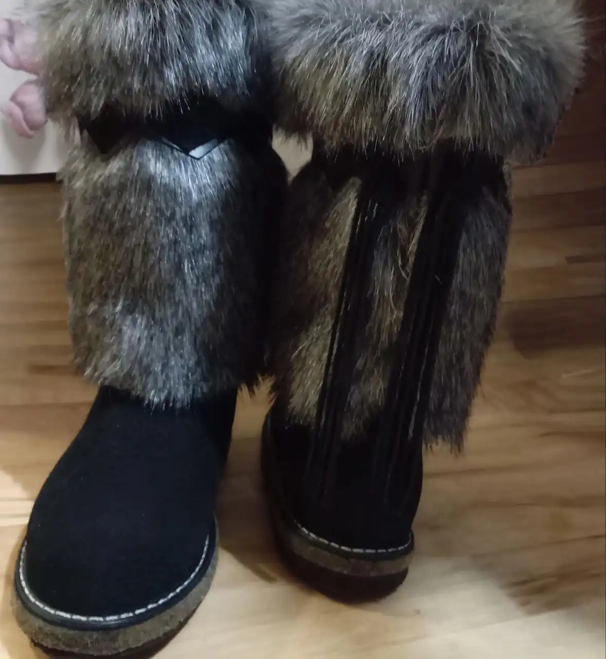 Продам сапоги унты женские