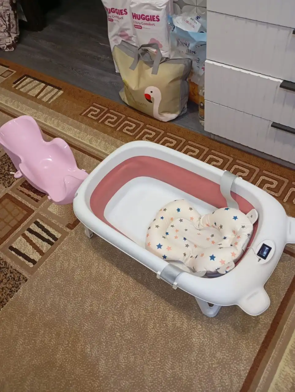 Продам детскую ванночку для купания с аксессуарами