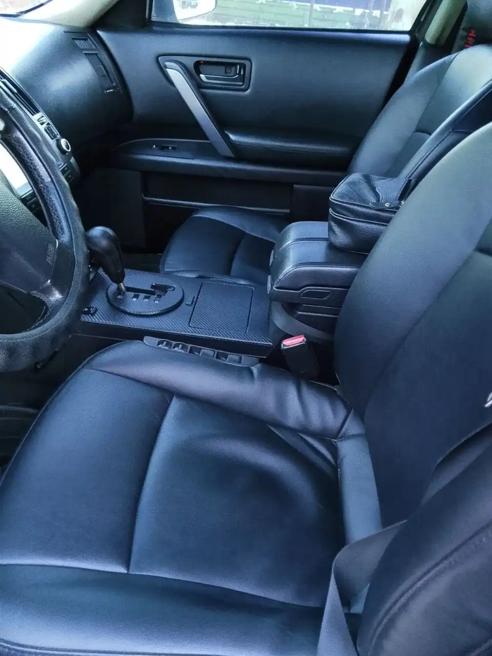 Продажа автомобиля Infiniti FX35 в отличном состоянии