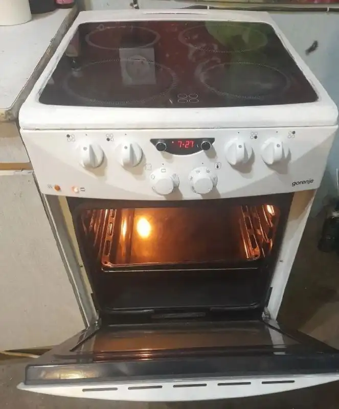 Продажа электрической печи и стиральной машинки полуавтомат