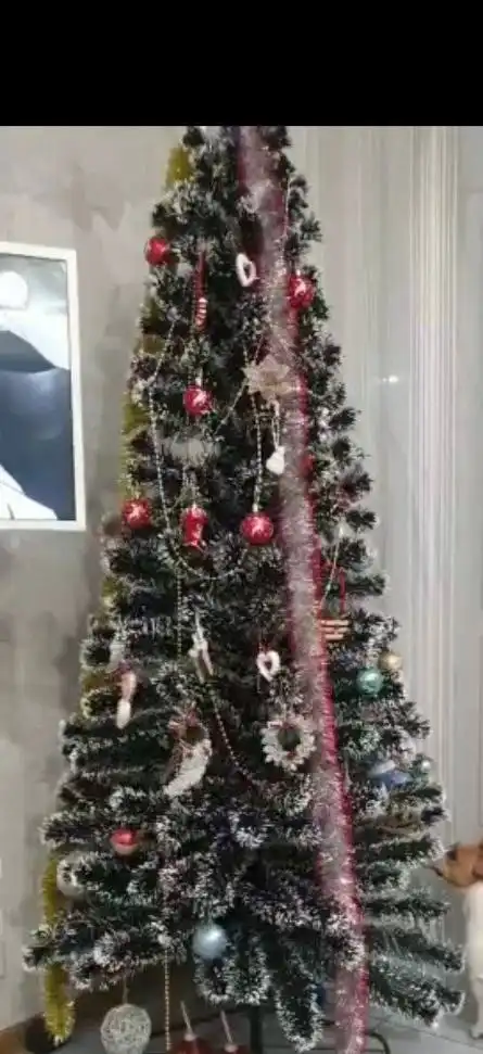 Продам ёлку заснеженную с гирляндой