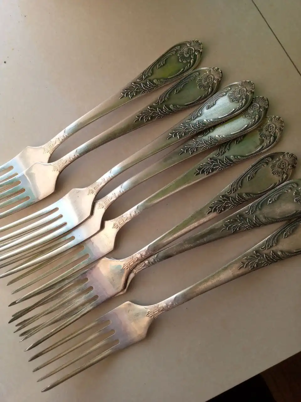 Продажа вилок из мельхиора, 8 шт.