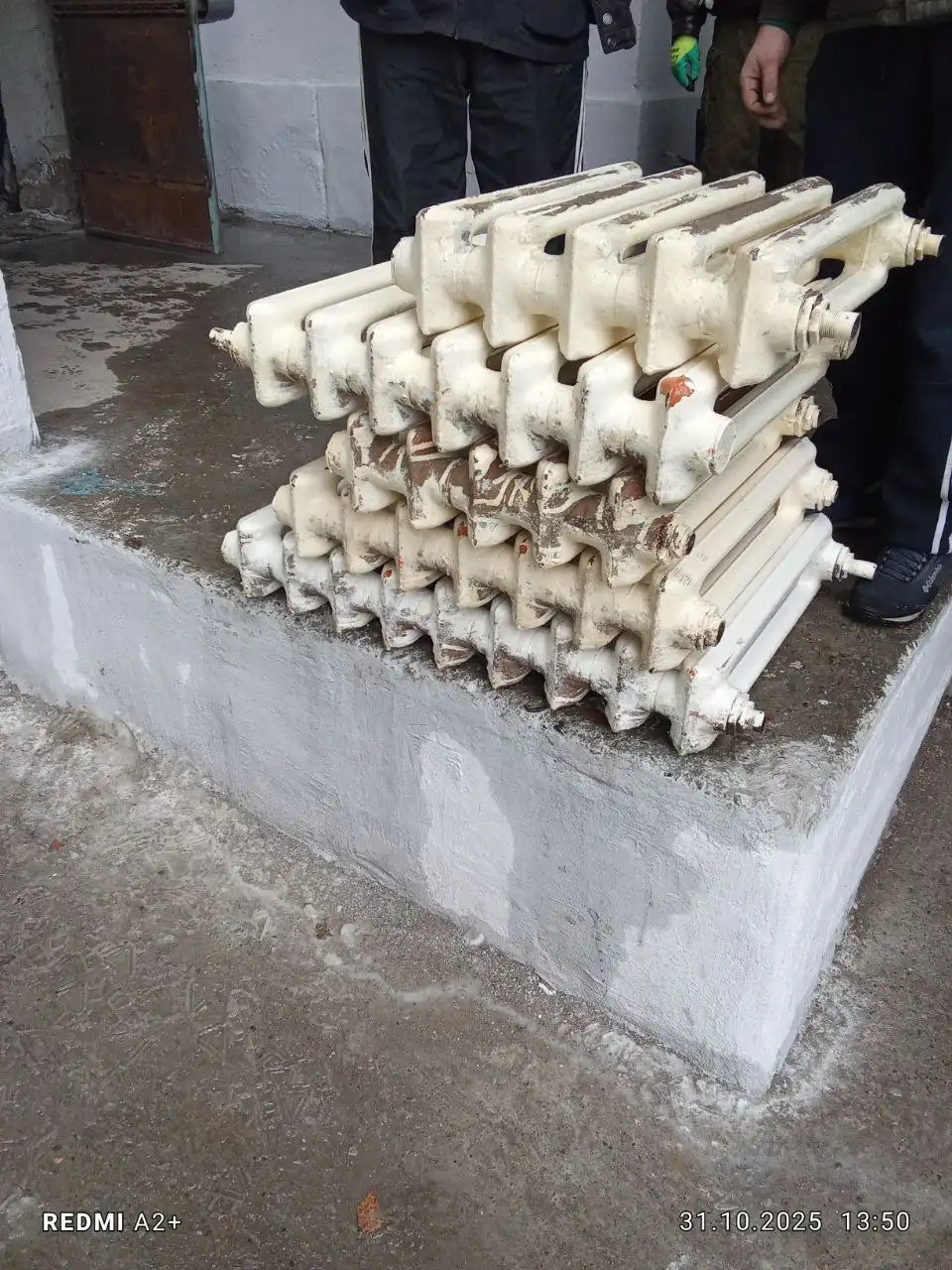 Продам батареи чугунные нового образца без ребер