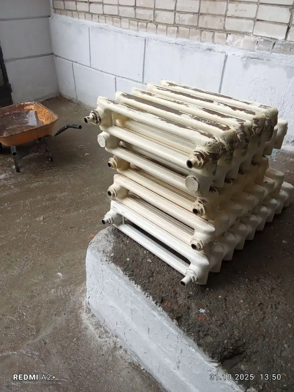 Продам батареи чугунные нового образца без ребер