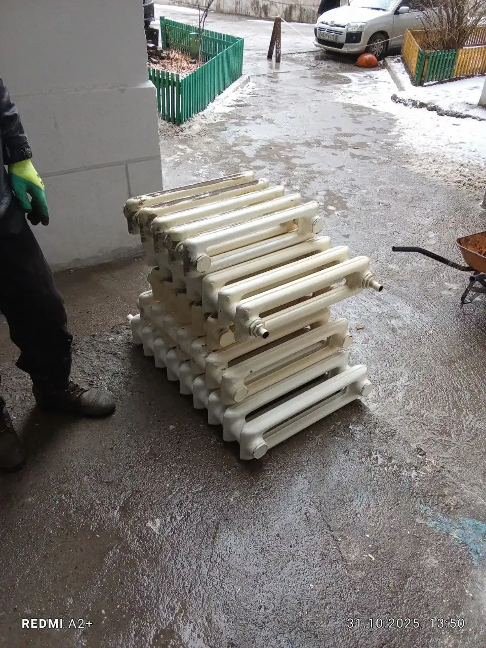 Продам батареи чугунные нового образца без ребер