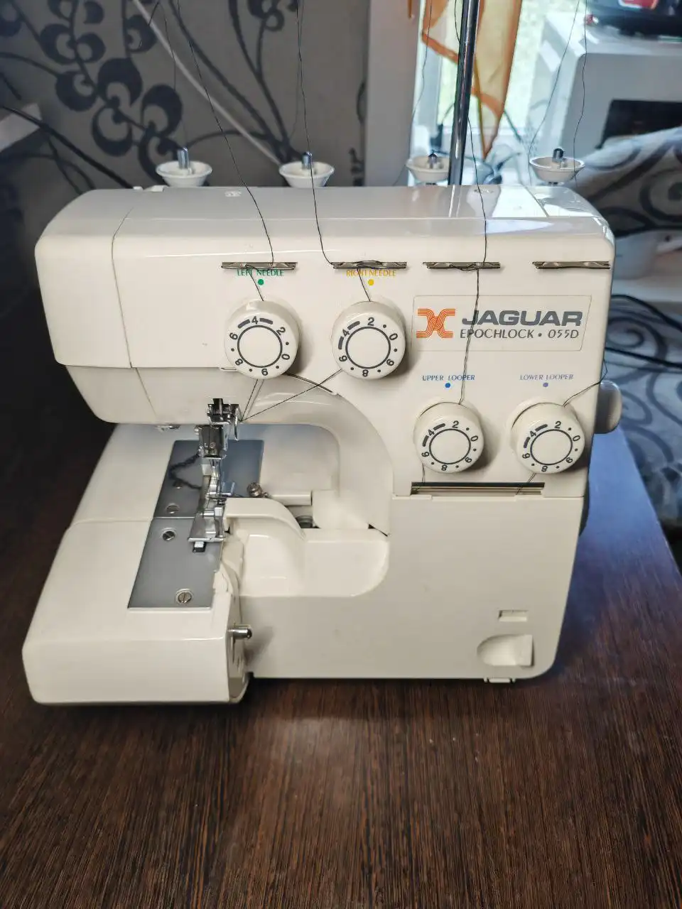 Продам оверлог