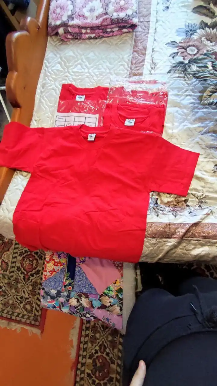 Футболки красного цвета новые размер L,M