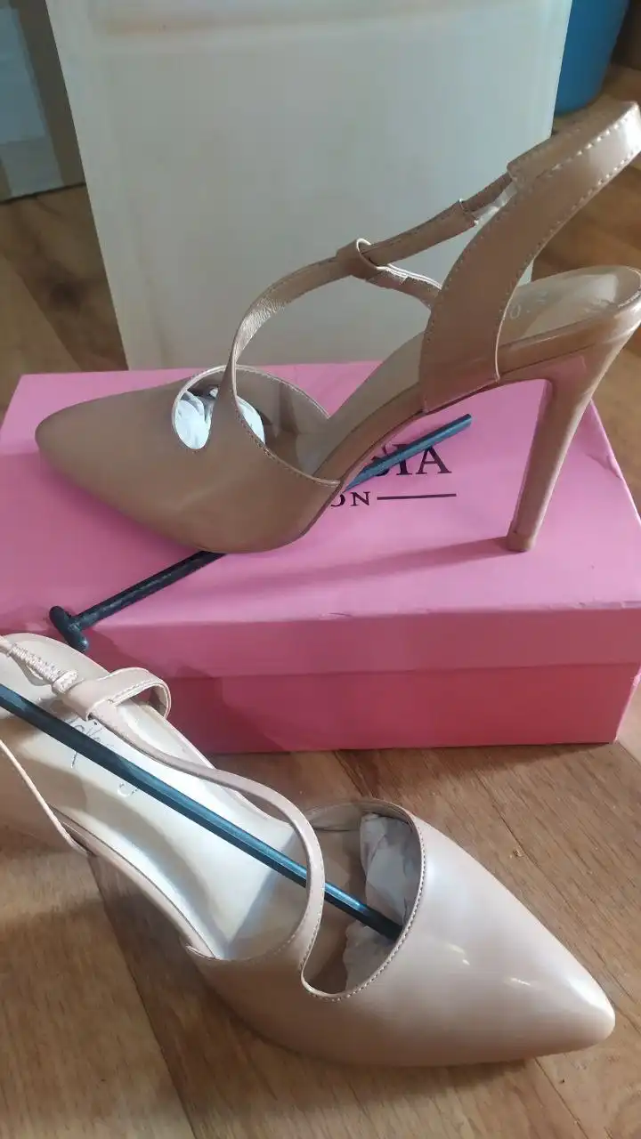 Продам туфли размер 38 с каблуком 9 см - Обувь (Одежда) в Чита