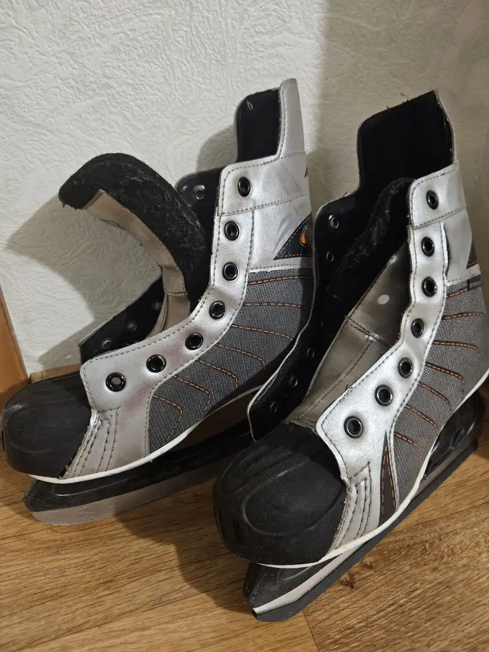 Продам хоккейные коньки размер 39 - Спортивный инвентарь (Хобби и отдых) в Чита