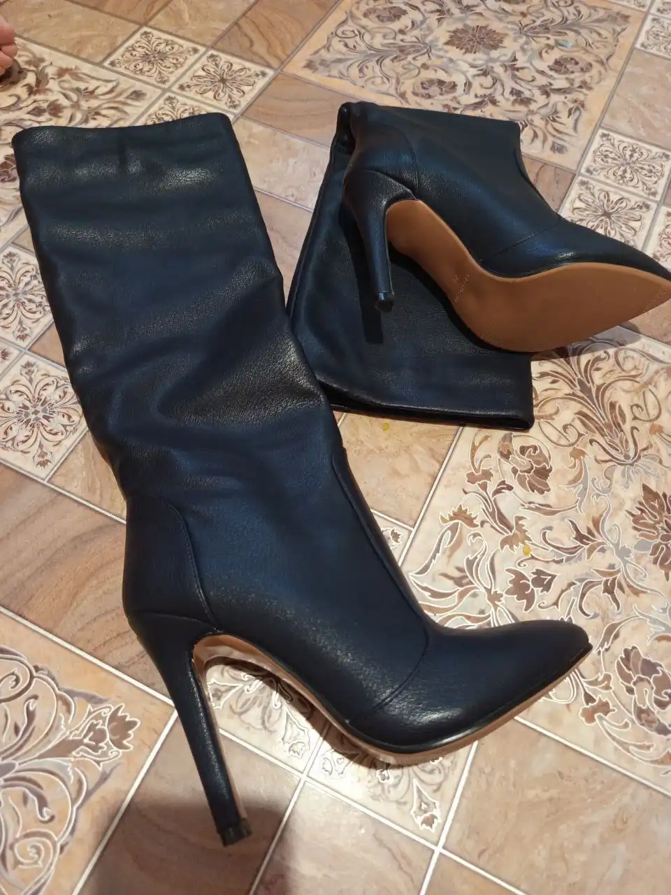 Продам новые туфли размер 36