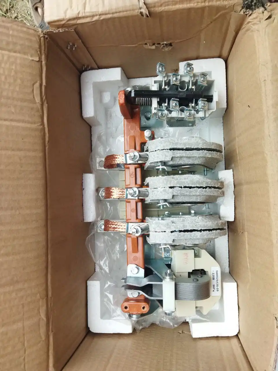 Продам контактор 160А новый