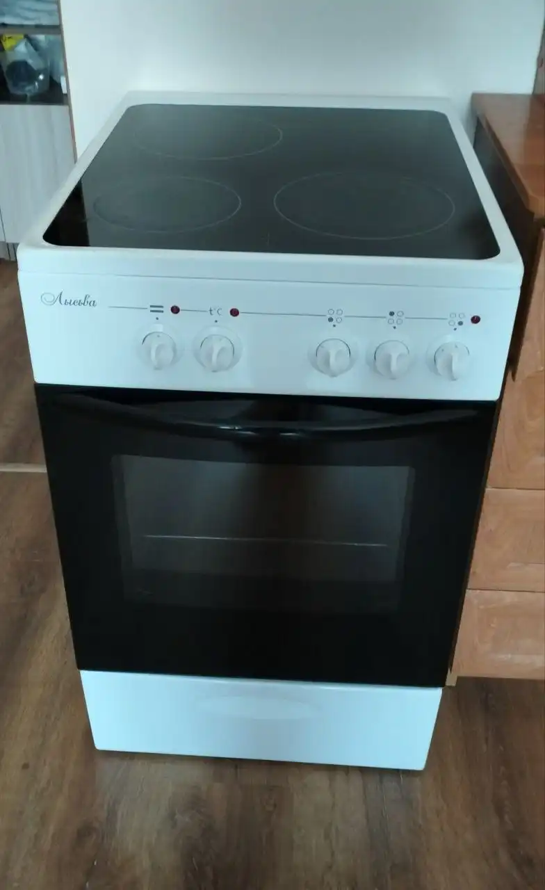 Продажа электрической плиты б/у в отличном состоянии