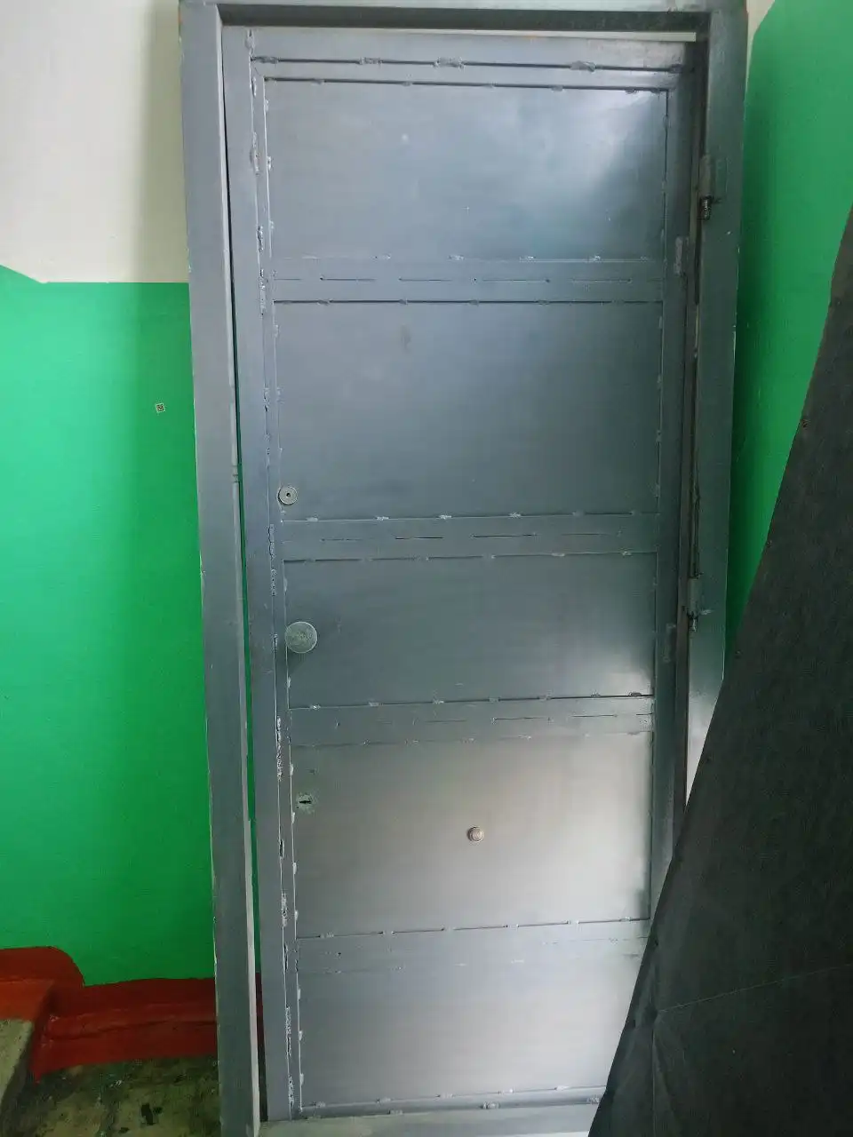 Продажа металлической двери с каркасом и замками - Двери (Для дома и дачи) в Чита