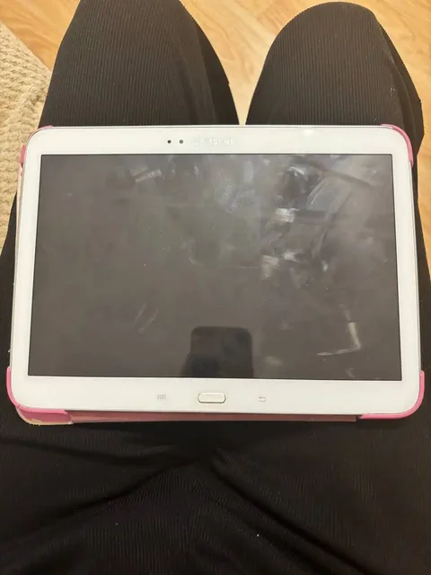 Продам планшет в отличном состоянии - Наушники в Чита