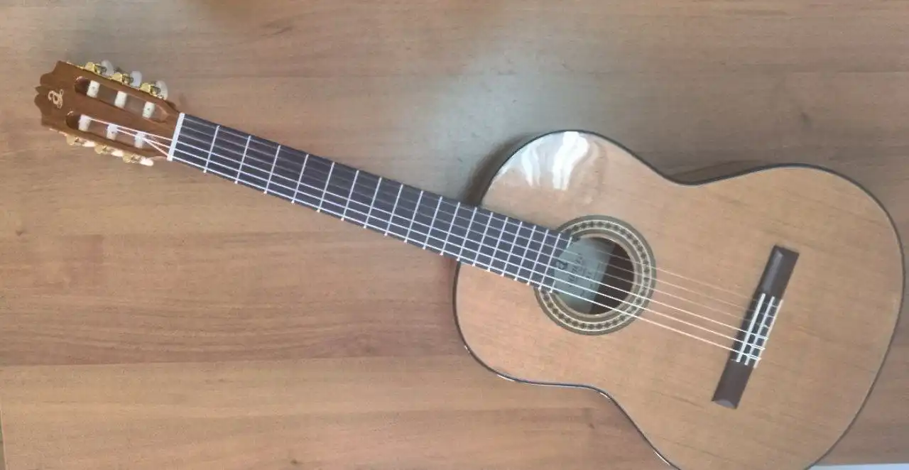 Продажа классической гитары Admira A1 - Музыкальные инструменты (Хобби и отдых) в Чита