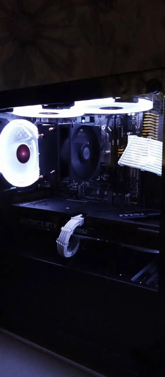 Игровой ПК с RTX 4060, монитором, периферией и столом - Компьютерная техника (Электроника) в Чита