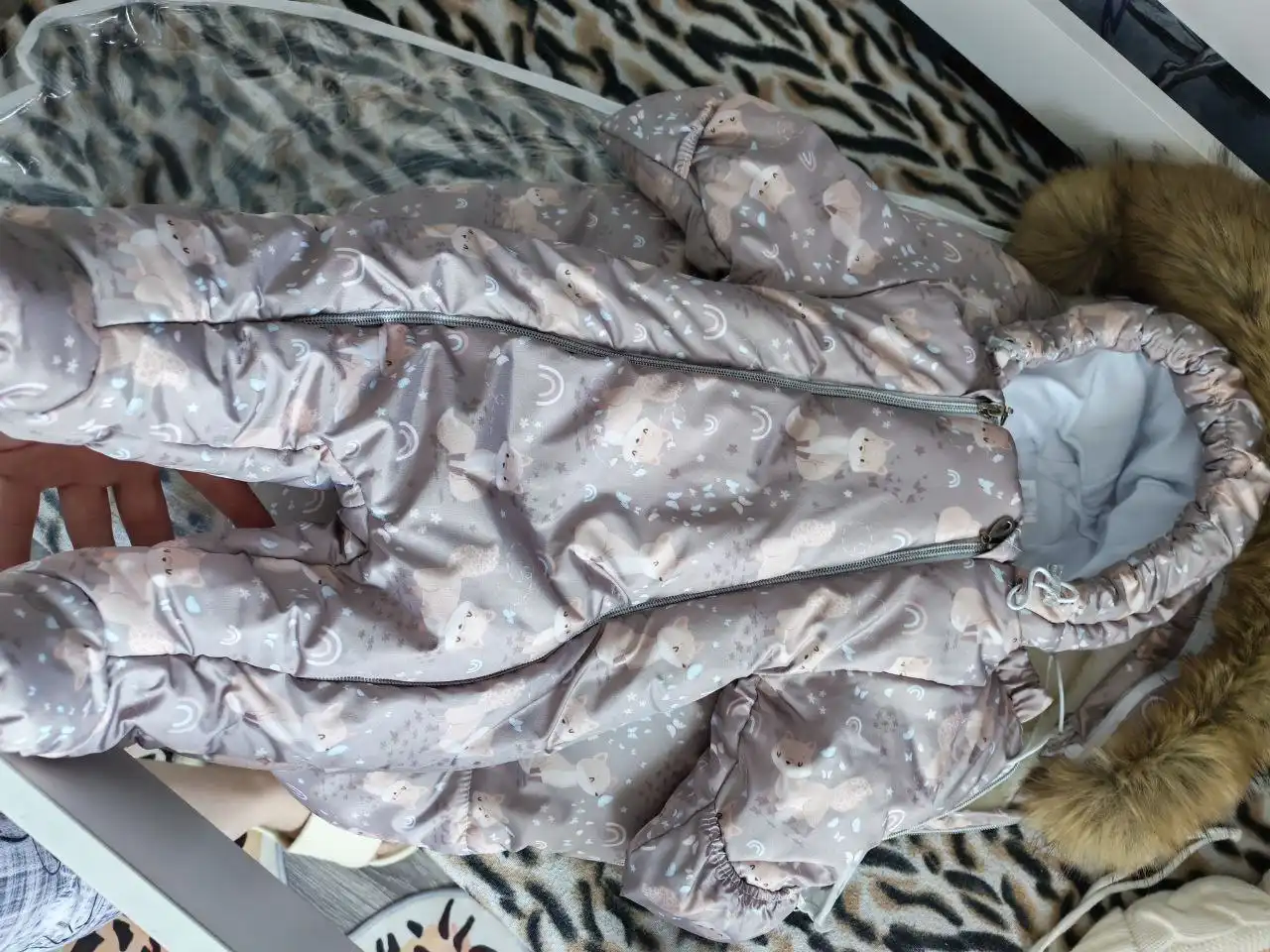 Продам комбинезон с конвертом на овчине - Одежда для новорожденных (Товары для детей) в Чита