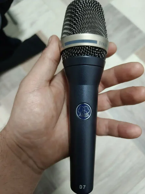 Микрофон AKG Австралия динамический с комплектом - Наушники в Чита