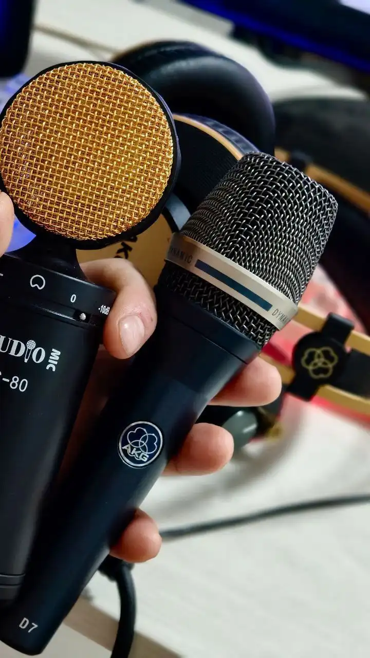 Микрофон AKG Австралия динамический с комплектом - Аудиотехника (Электроника) в Чита