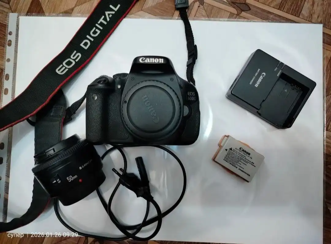 Продам фотоаппарат Canon 600D с объективом - Фотоаппараты (Электроника) в Чита