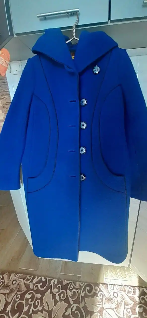 Продажа демисезонного пальто б/у - Верхняя одежда (Одежда) в Чита