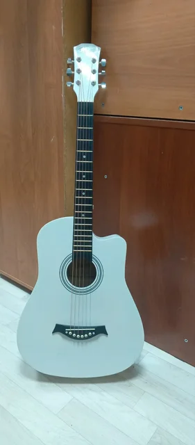 Продажа акустической гитары - Игрушки в Чита