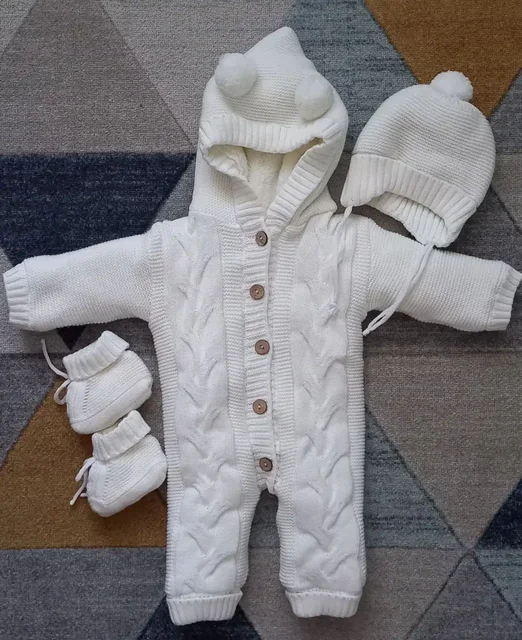 Вязаный комбинезон, шапочка и пинетки для новорожденных - Обувь детская в Чита