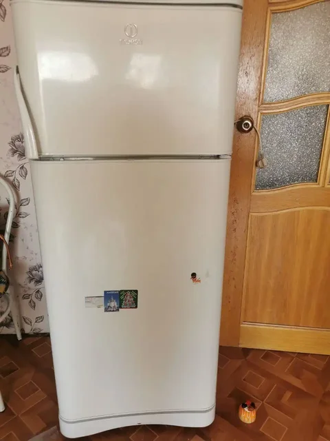 Холодильник Индезит в хорошем состоянии - Для дома и дачи в Чита