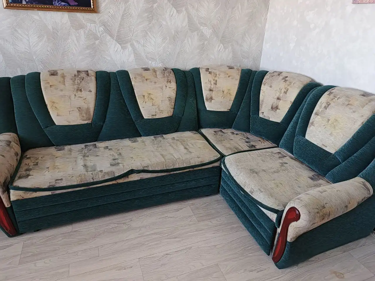 Угловой диван и кресло в хорошем состоянии - Мягкая мебель (Для дома и дачи) в Чита