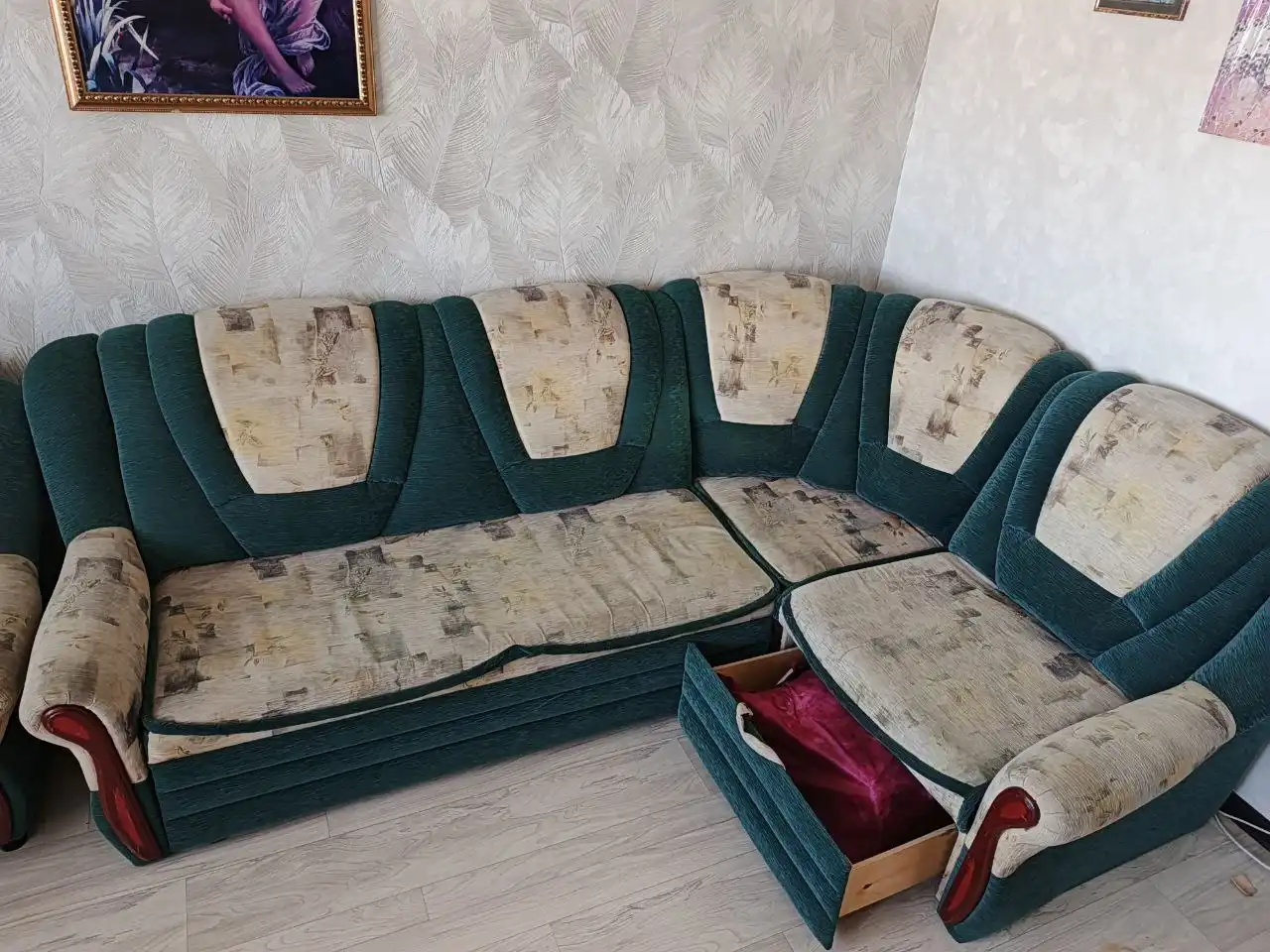 Угловой диван и кресло в хорошем состоянии - Мягкая мебель (Для дома и дачи) в Чита