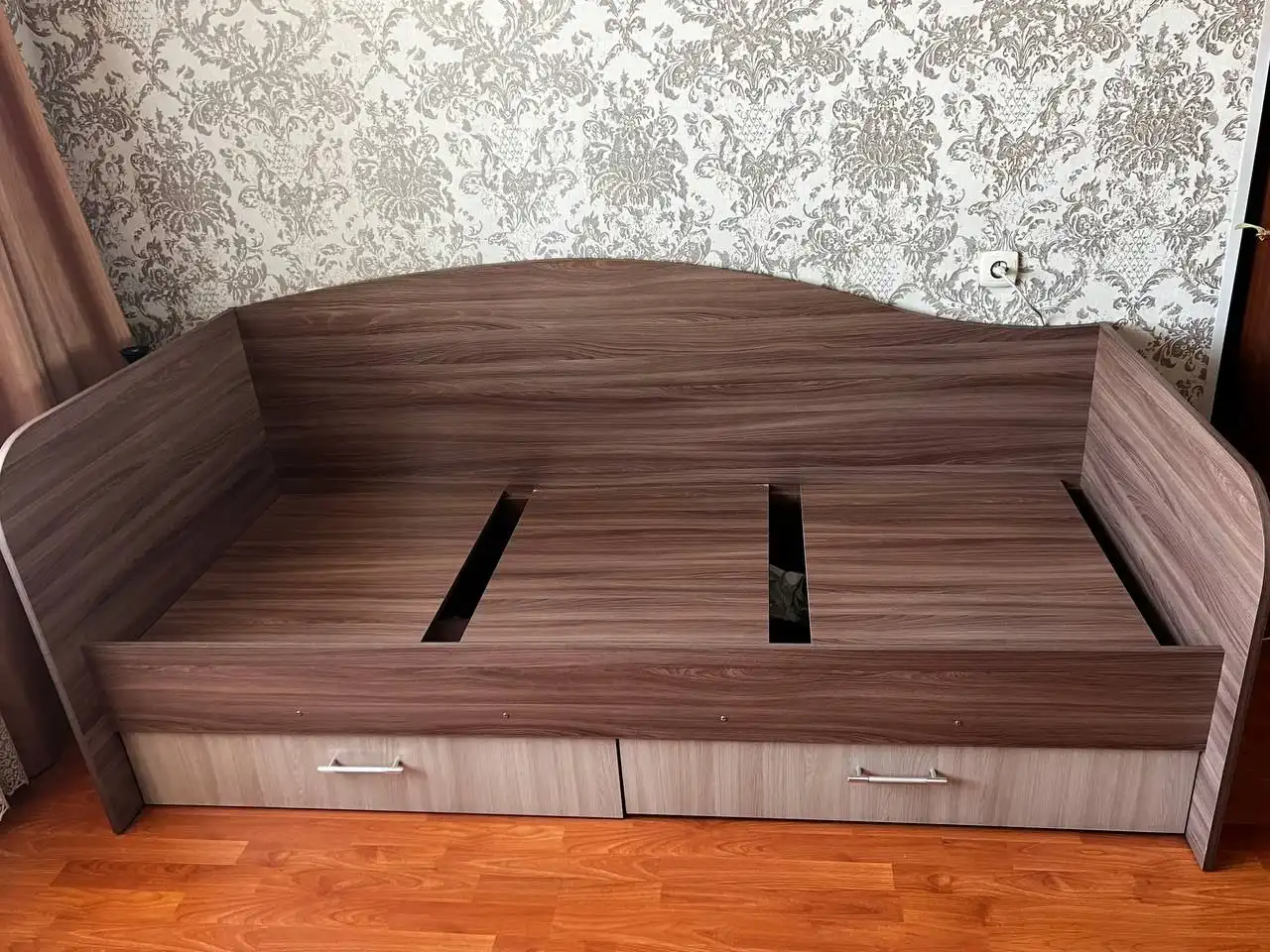 Продам кровать с матрасом - Мебель (Для дома и дачи) в Чита