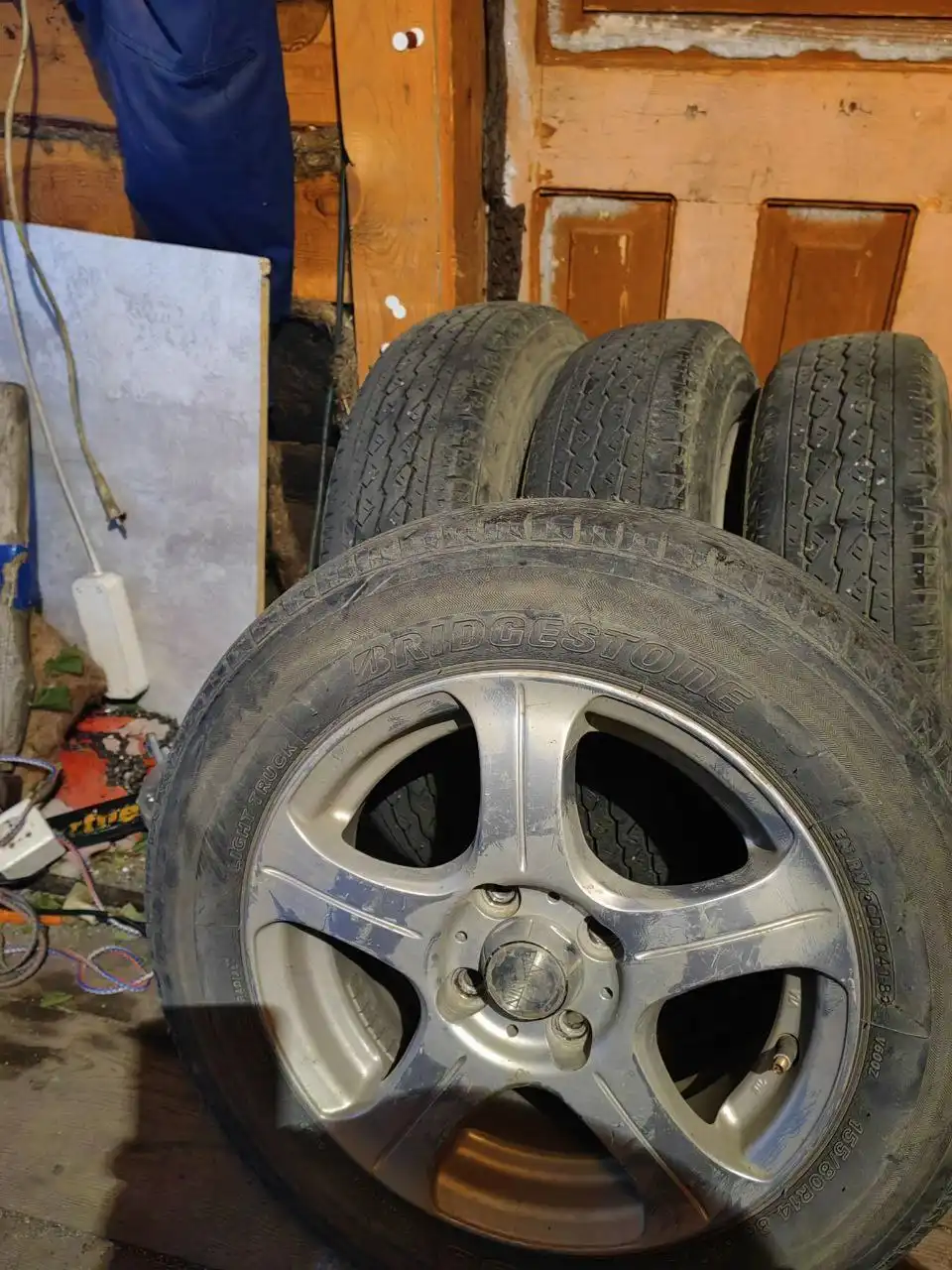 Летняя резина на литье R14 Bridgestone - Шины и диски (Запчасти) в Чита