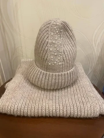 Продам вязаный комплект: шапка и шарф-снуд бежевого цвета - Вторая рука в Чита