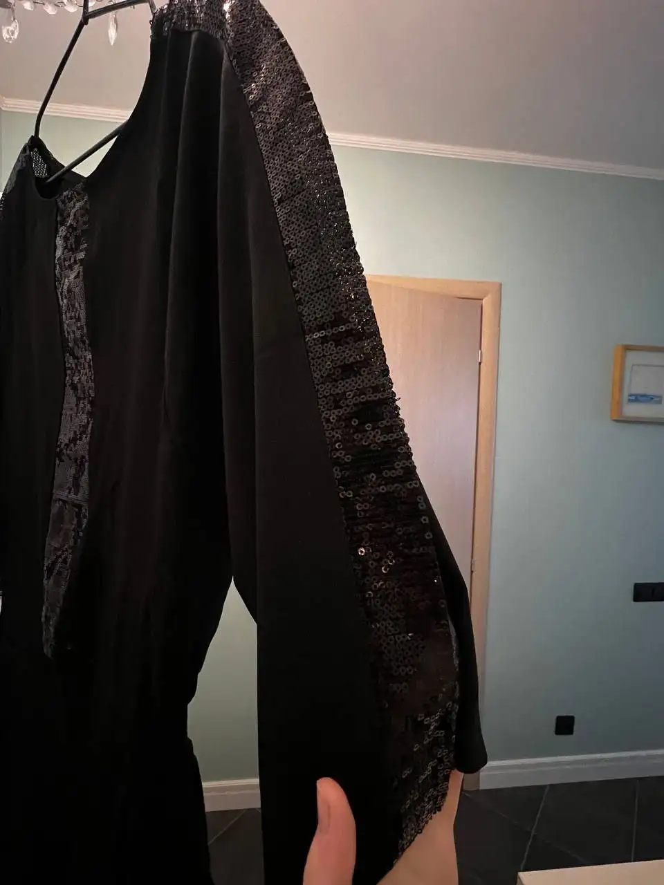 Черный комбинезон с пайетками новый размер 48 - Женская одежда (Одежда) в Чита