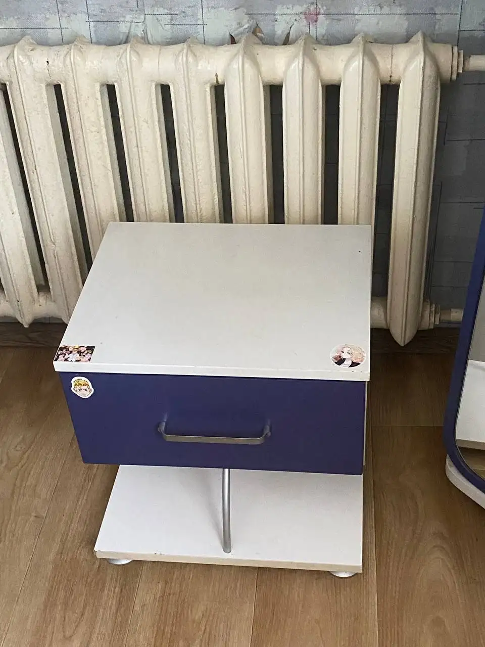 Продажа мебели: шкаф, кровать, зеркало, тумбочка, полка для книг - Мебель (Для дома и дачи) в Чита