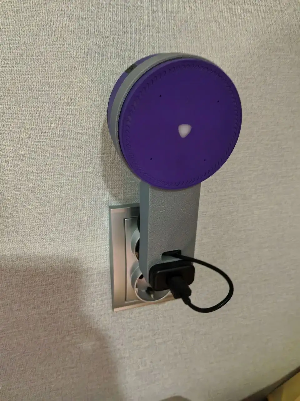 Продам Яндекс Алиса с подставкой под розетку - Умные колонки (Электроника) в Чита