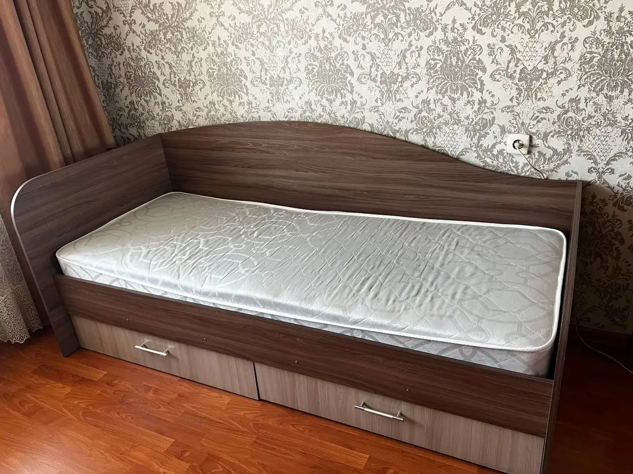 Продажа кровати с матрасом - Мебель (Для дома и дачи) в Чита