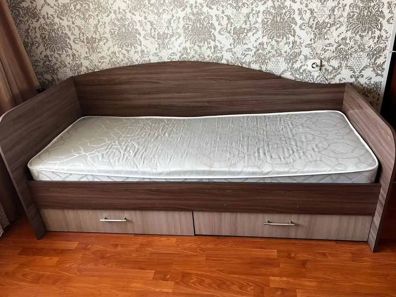 Продажа кровати с матрасом - Мебель (Для дома и дачи) в Чита