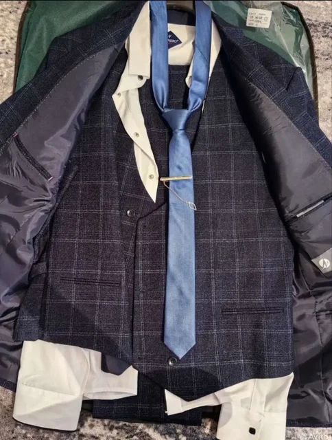 Мужской классический костюм тройка - Одежда в Чита