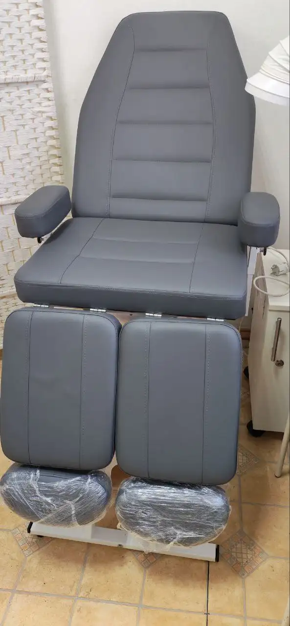 Педикюрное кресло в отличном состоянии - Кресла для салонов красоты (Готовый бизнес и оборудование) в Чита