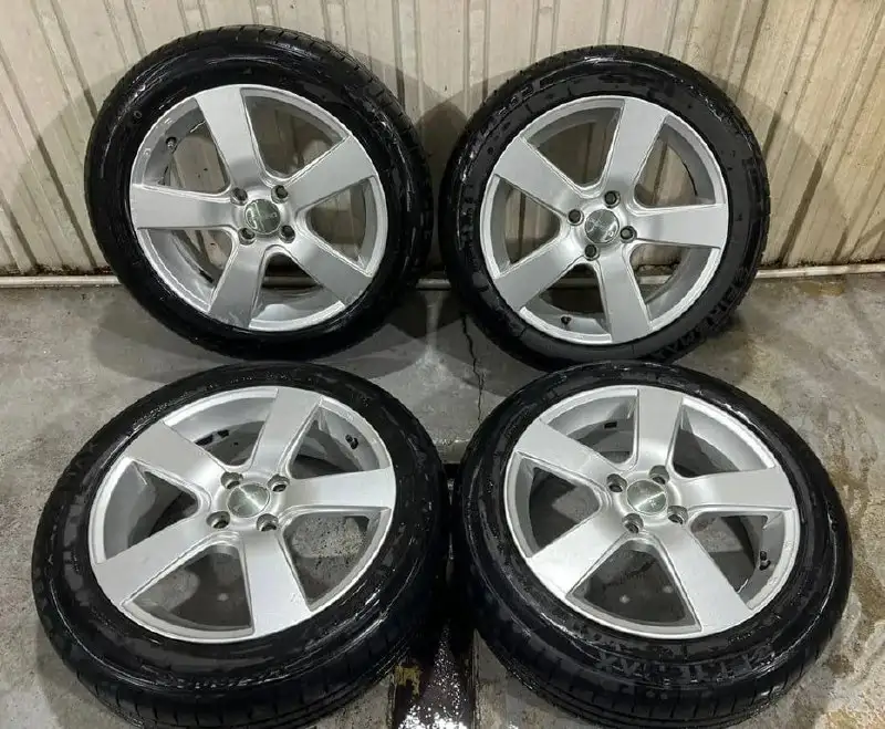 Литьё R16 4x100 с летней резиной 2025 года - Запчасти (Авто) в Чита