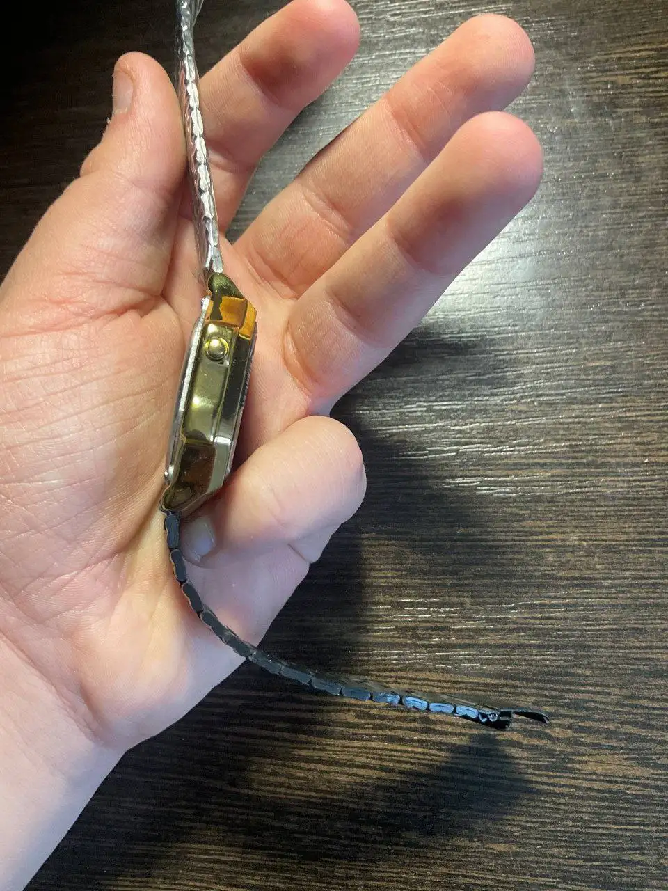 Электронные часы с секундомером и будильником - Часы (Электроника) в Чита