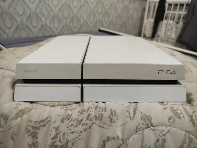 Продаётся игровая приставка Sony PlayStation 4 FAT 1 ТБ - Гейминг-аксессуары в Чита